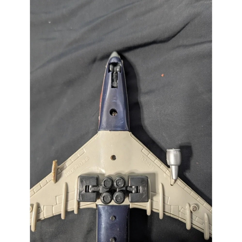 Vintage Plastic United Airlines Boeing 747-400 Toy‎ Airplane 12